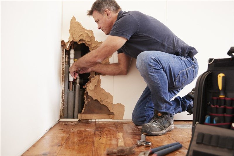 Water damage restoration in a Toronto home